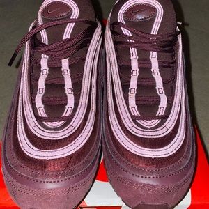 US Women size 9 Air Max 97 SE